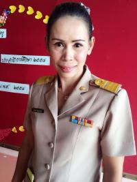 นางสุวัลลี ขุนแสง